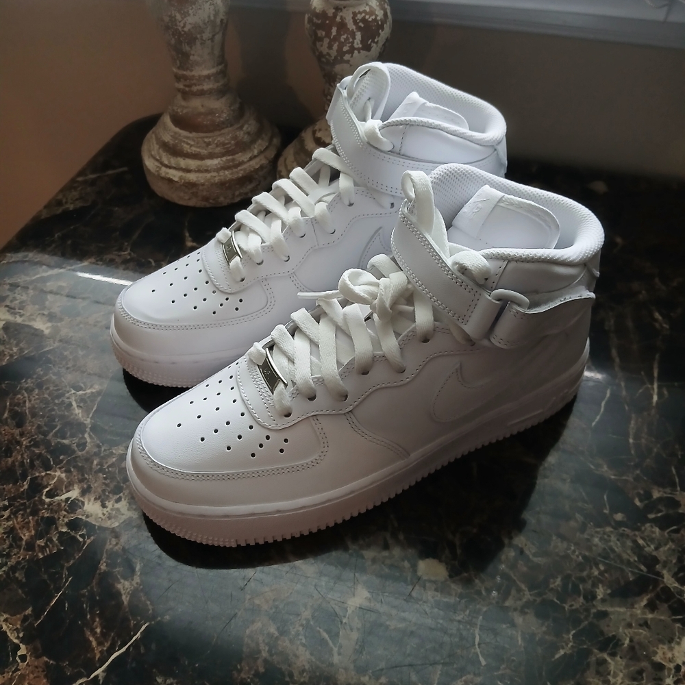 Nike Air Force 1 '07 Mid Streetwear/Lifestyle Shoes Size 7 Men/8.5 Women - Picture 4 of 14